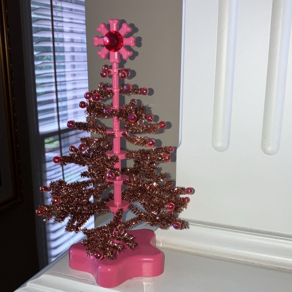 American Girl mini pink metallic Christmas tree with garland 2005 Best Friends